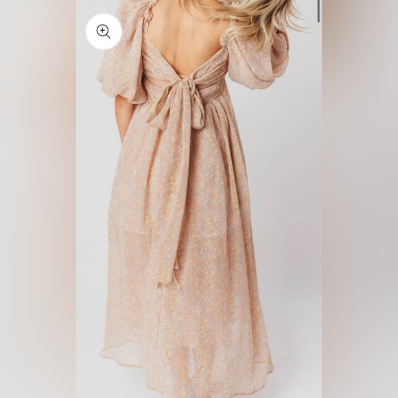 Melody Maxi Dress with Pleats and Bow Detail in Mauve Floral - Picture 3 of 6